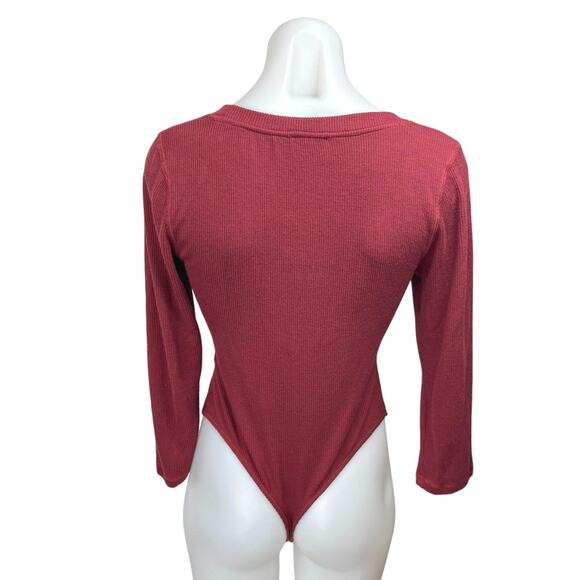Free People Hi Hon Wine Red Rib Knit Long Sleeve Scoop Neck Thong Bodysuit Top M - Picture 2 of 5